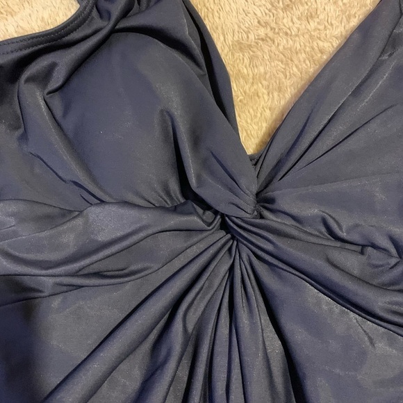 Miraclesuit Black One Piece Padded Swimsuit Beach Island Vacation Slimming - Picture 3 of 10